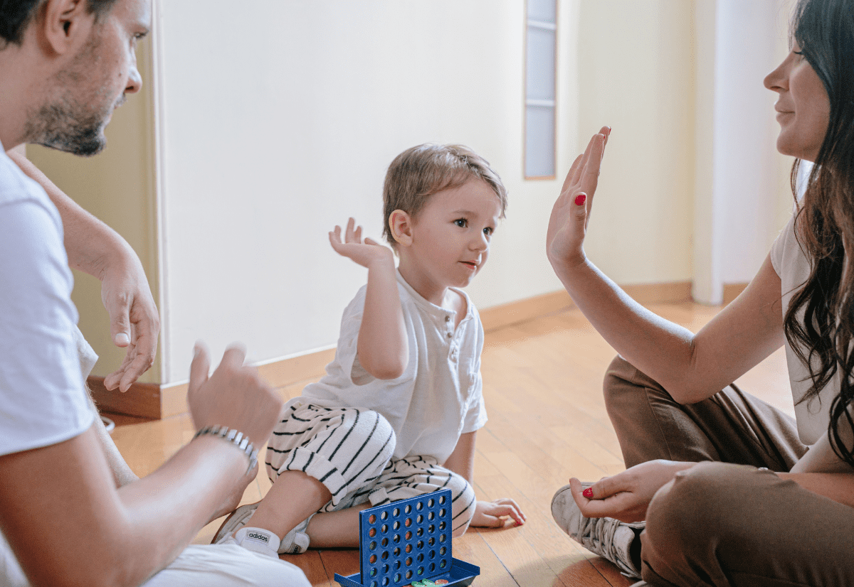 كن ملاذا آمنا لطفلك: رعاية الصحة العاطفية